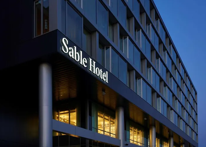 Sable At Navy Pier Chicago, Curio Collection By Hilton