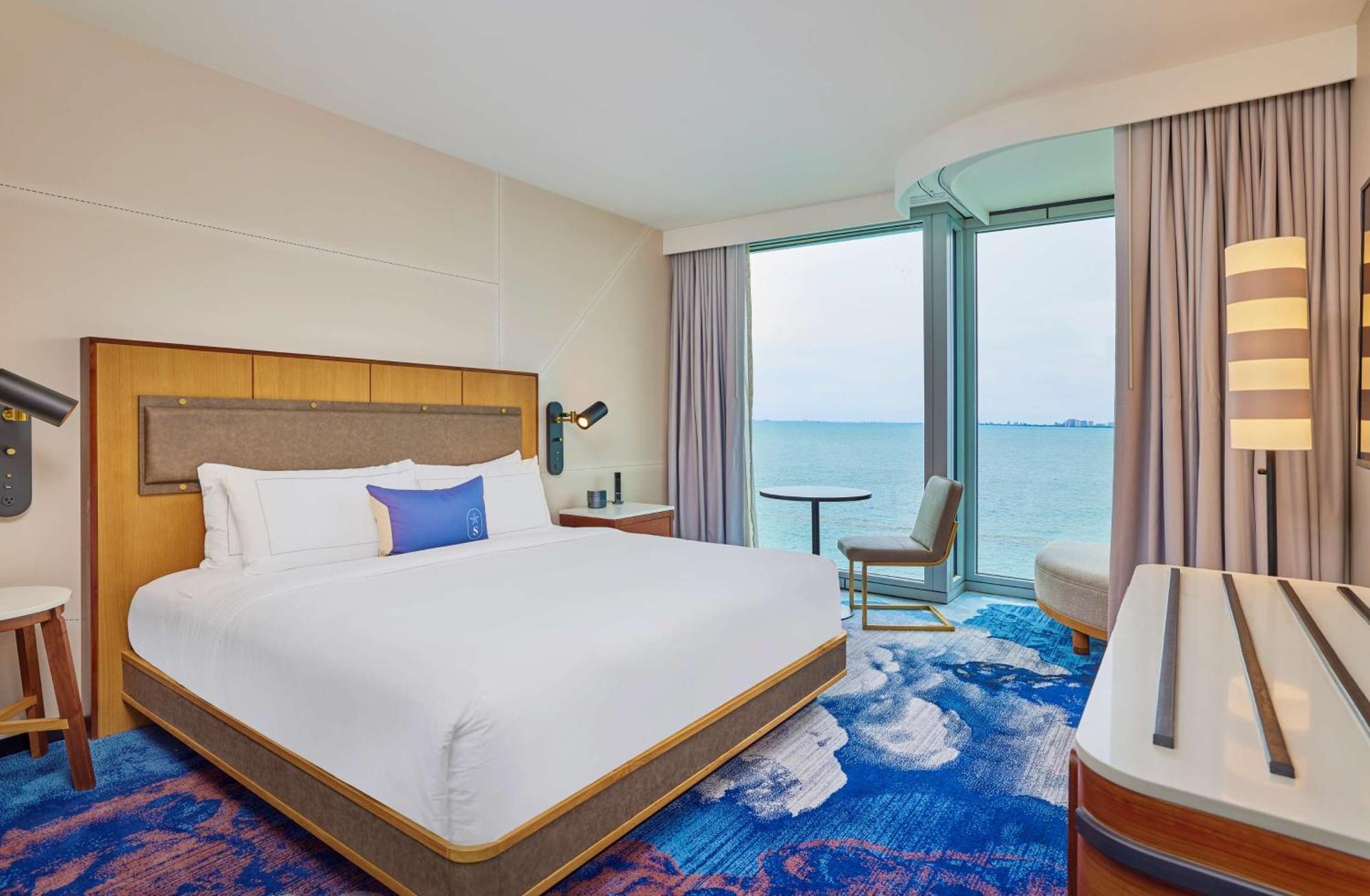 Sable At Navy Pier Chicago, Curio Collection By Hilton Hotel